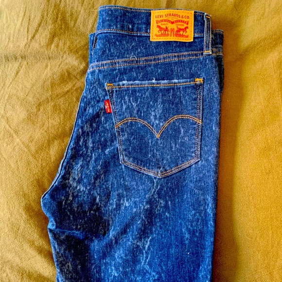 Levi Jeans - Picture 2 of 4